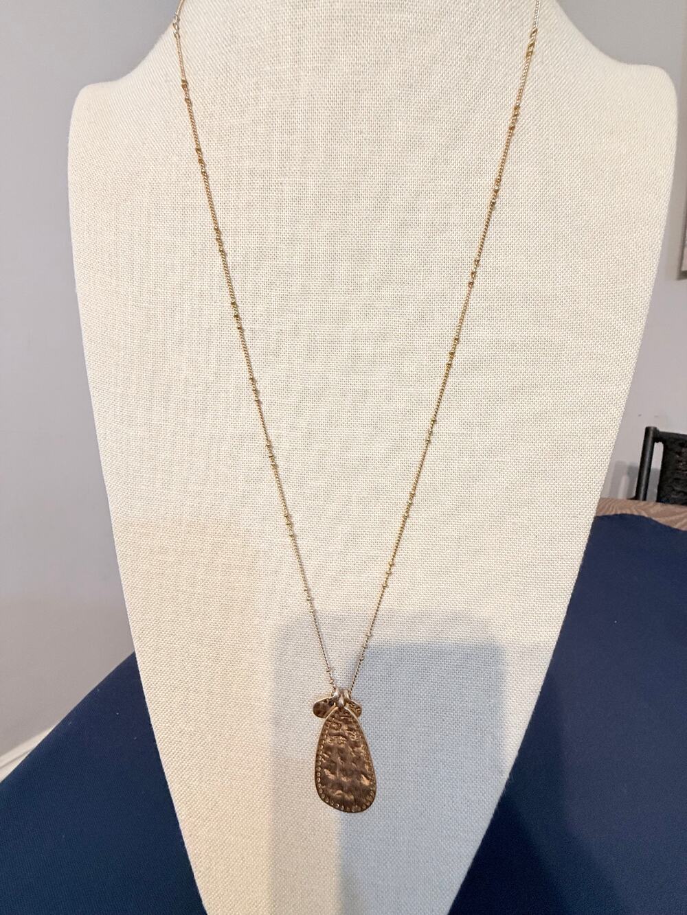 Vintage Long Pendant Necklace 30”+3” Gold Tone